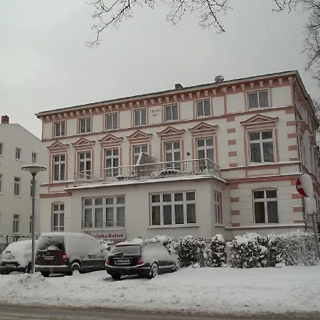 Haus Troja 게스트하우스 2*